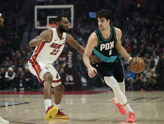 华体会APP-阿夫迪亚谈背伤：有点僵硬但没上次严重，原本想坚持但教练不让